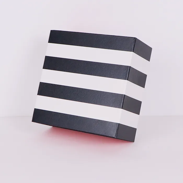 ড্রয়ার উপহার বাক্স